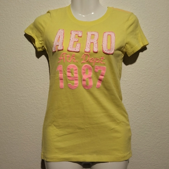 Aeropostale Tops - Aeropostale graphic tee